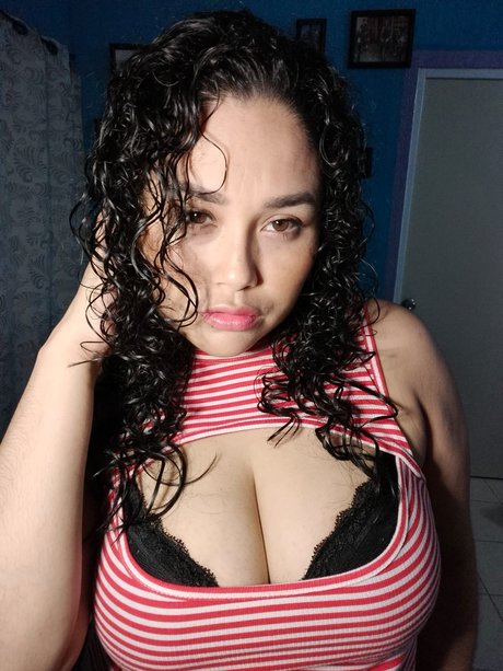 Foto di nudo di fuga di OnlyFans di Mila Martz