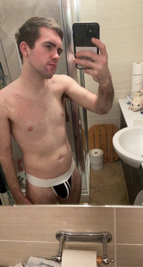 Foto di nudo di fuga di OnlyFans di Littlebadboy98