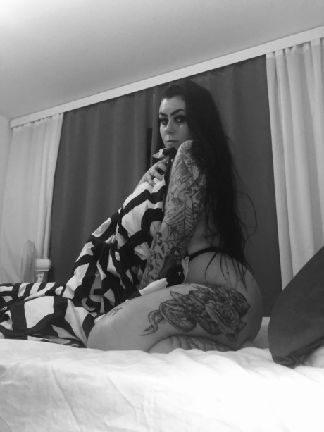 Foto di nudo di fuga di OnlyFans di Sonzja