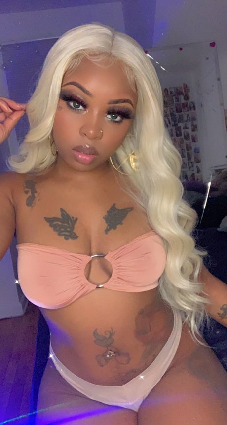 Foto di nudo di fuga di OnlyFans di Prettytokyo