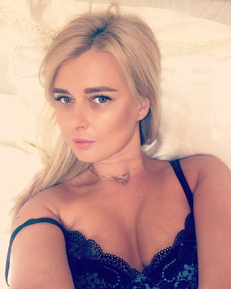 Foto di nudo di fuga di OnlyFans di Hot Real Estate Blonde Agent 