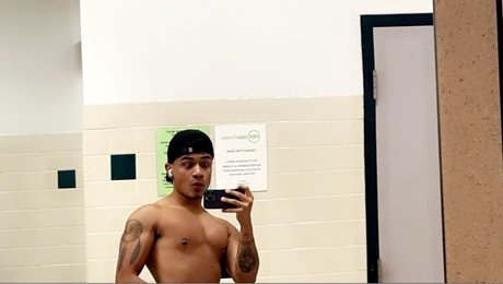Foto di nudo di fuga di OnlyFans di Jose