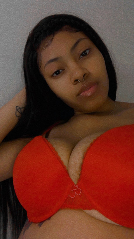 Foto di nudo di fuga di OnlyFans di Prettylightskinn