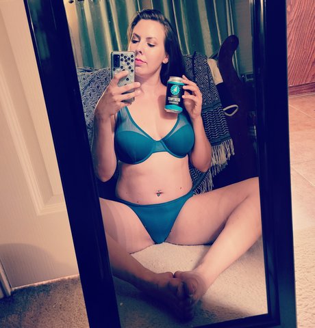 Foto di nudo di fuga di OnlyFans di Emma