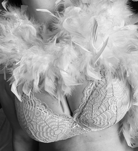 Foto di nudo di fuga di OnlyFans di Silvia