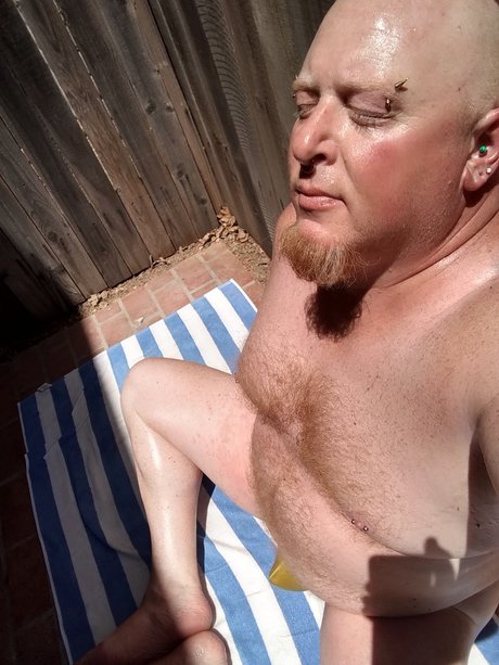 Foto di nudo di fuga di OnlyFans di Gingerbear