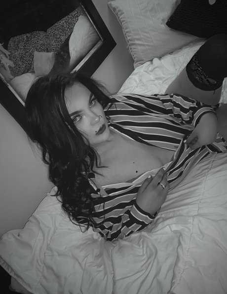 Foto di nudo di fuga di OnlyFans di Peach Paterson