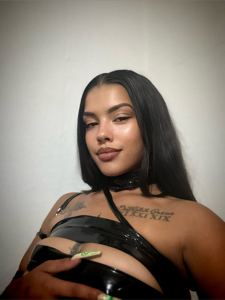 Foto di nudo di fuga di OnlyFans di Thehoneyd