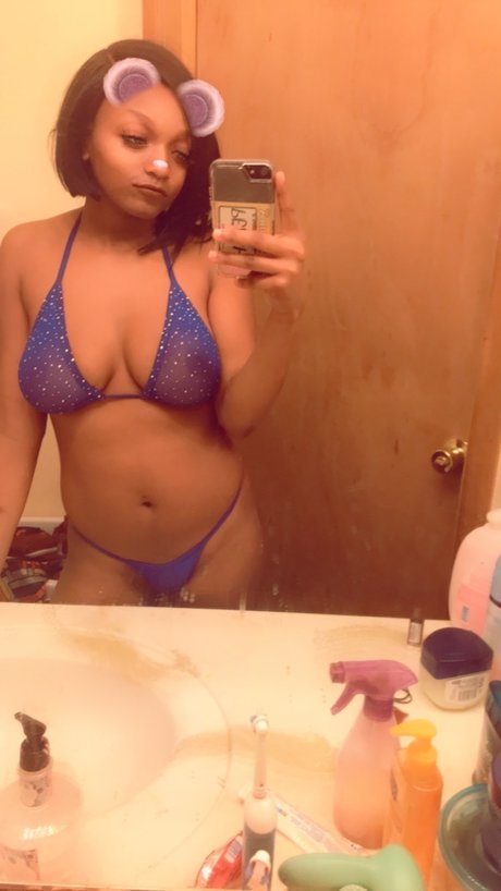 Foto di nudo di fuga di OnlyFans di 