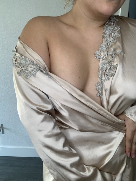 Foto di nudo di fuga di OnlyFans di Bella Costa