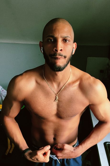 Foto di nudo di fuga di OnlyFans di Bene