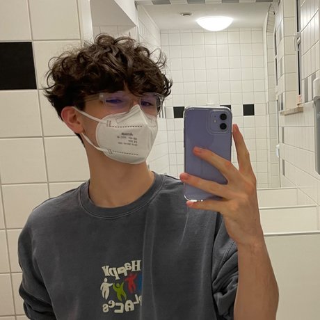 Foto di nudo di fuga di OnlyFans di Just A Twink