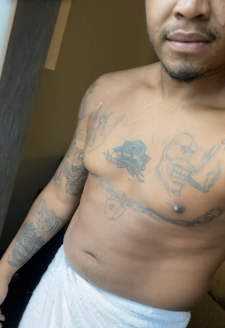 Foto di nudo di fuga di OnlyFans di Roaminginher