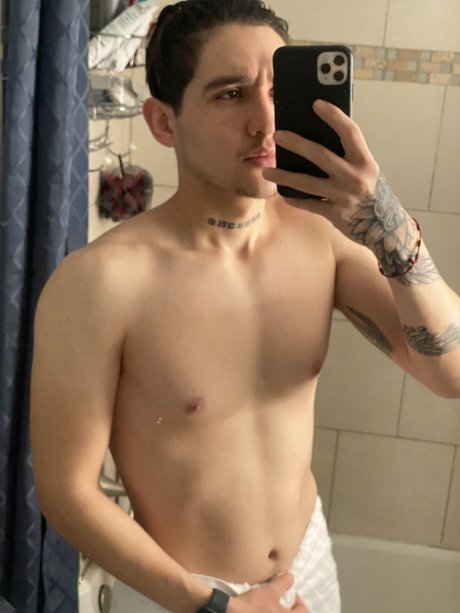 Foto di nudo di fuga di OnlyFans di Raul