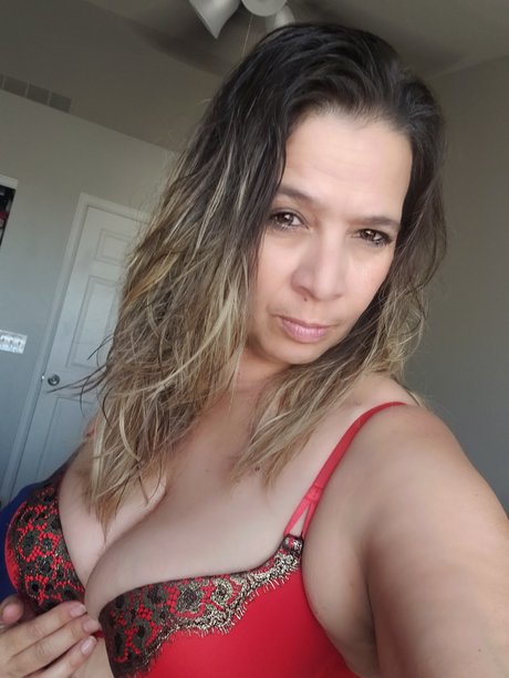 Foto di nudo di fuga di OnlyFans di Xristina M