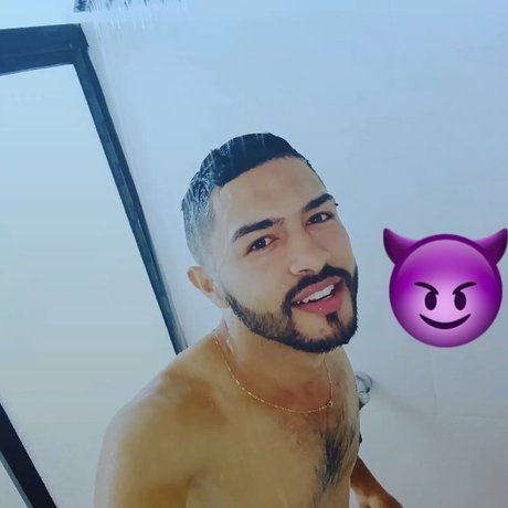 Foto di nudo di fuga di OnlyFans di Leo Tarazona
