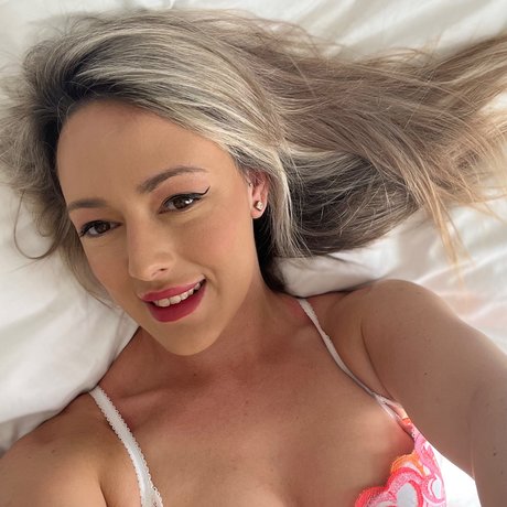 Foto di nudo di fuga di OnlyFans di Emma 