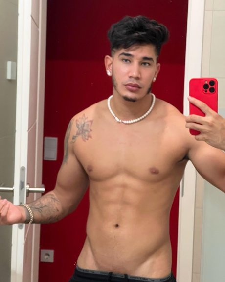 Foto di nudo di fuga di OnlyFans di Reno Boggi Vip 