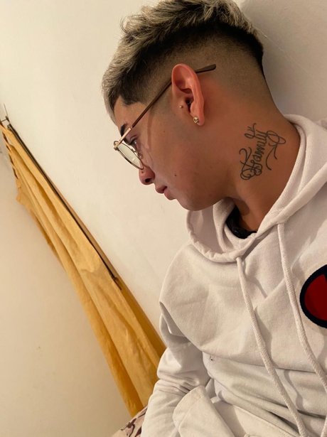 Foto di nudo di fuga di OnlyFans di Tahiel
