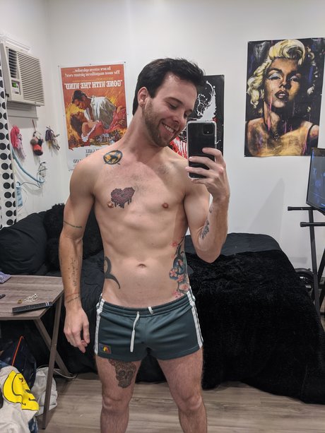Foto di nudo di fuga di OnlyFans di Pup Beaux