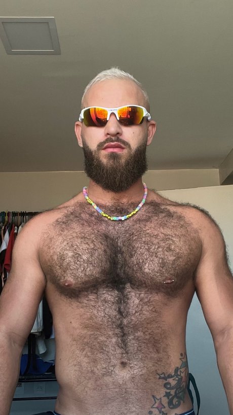 Foto di nudo di fuga di OnlyFans di George