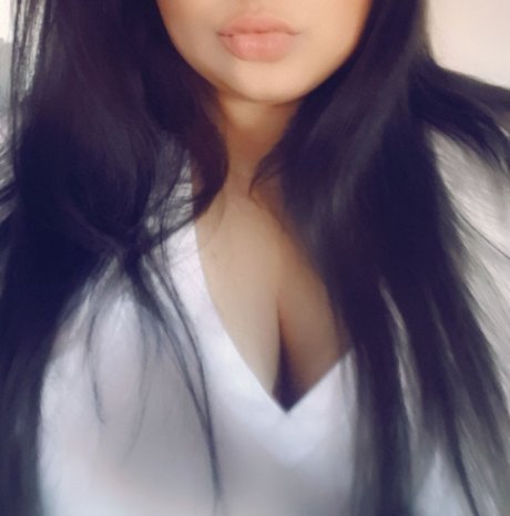 Foto di nudo di fuga di OnlyFans di Noula
