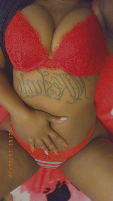 Foto di nudo di fuga di OnlyFans di Micha