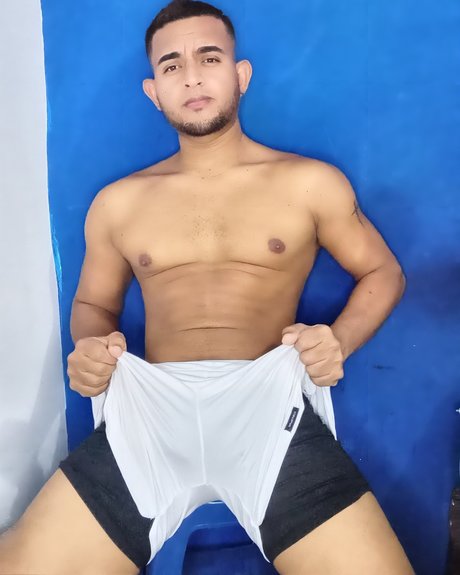 Foto di nudo di fuga di OnlyFans di Elmacho