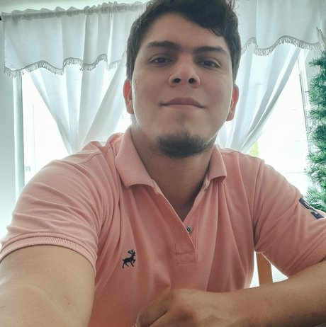 Foto di nudo di fuga di OnlyFans di Fredy Garay