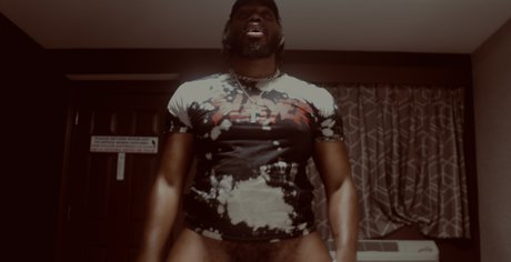 Foto di nudo di fuga di OnlyFans di Phxntm