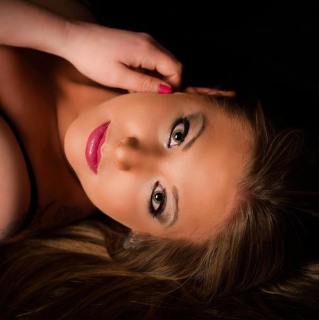 Foto di nudo di fuga di OnlyFans di Meg Smoke