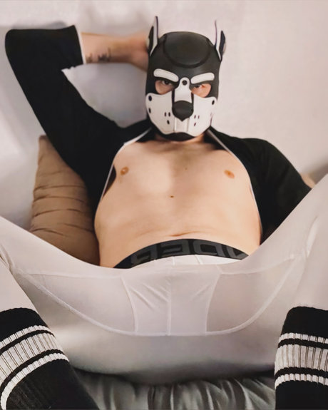 Foto di nudo di fuga di OnlyFans di Pup Scott