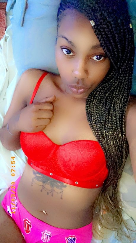 Foto di nudo di fuga di OnlyFans di Nia Horton 
