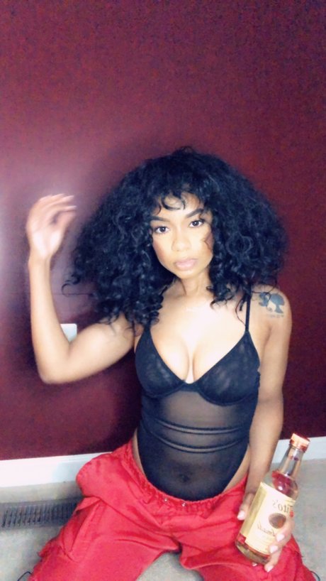 Foto di nudo di fuga di OnlyFans di Paris Lavet