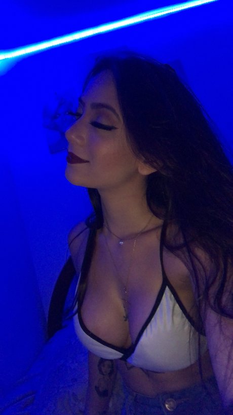 Foto di nudo di fuga di OnlyFans di Mika Tavares