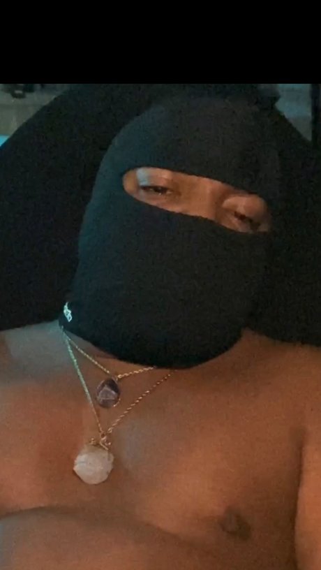 Foto di nudo di fuga di OnlyFans di Pogo