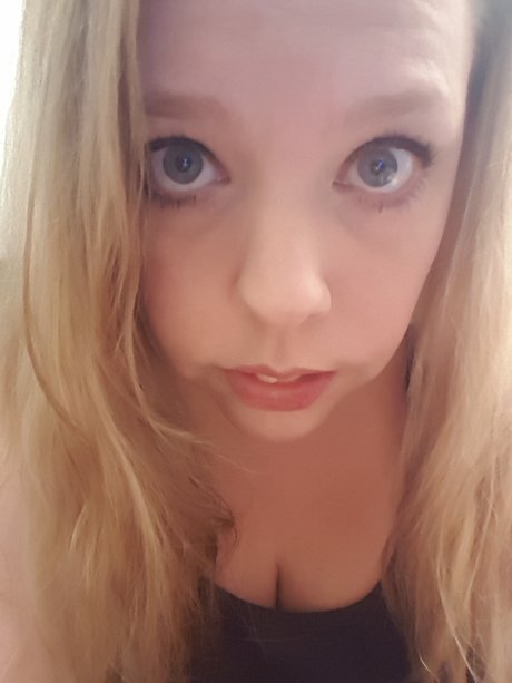 Foto di nudo di fuga di OnlyFans di Caroline