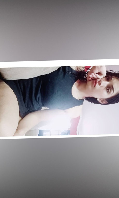 Foto di nudo di fuga di OnlyFans di Gnesis