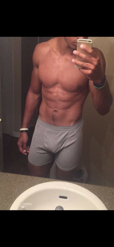 Foto di nudo di fuga di OnlyFans di Mykol