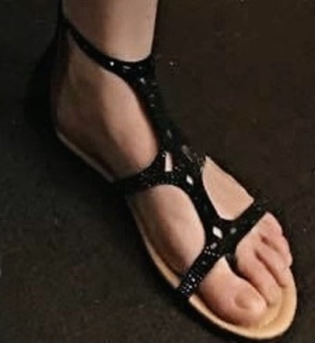 Foto di nudo di fuga di OnlyFans di 02petitefeet