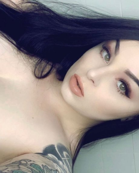 Foto di nudo di fuga di OnlyFans di Champagne Mami