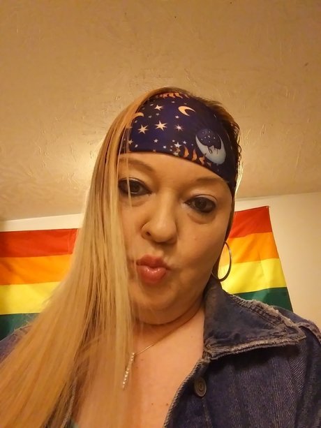 Foto di nudo di fuga di OnlyFans di Kizzys World  Trans Girl Next Door