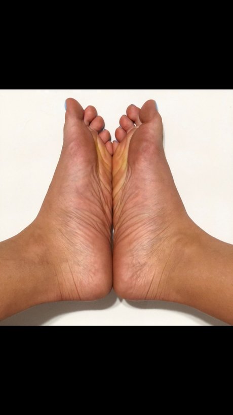 Foto di nudo di fuga di OnlyFans di Lickmysoles