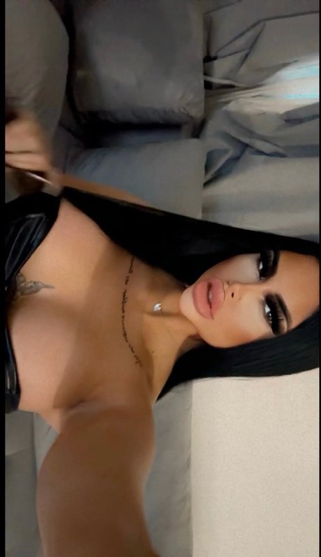 Foto di nudo di fuga di OnlyFans di Katarina K