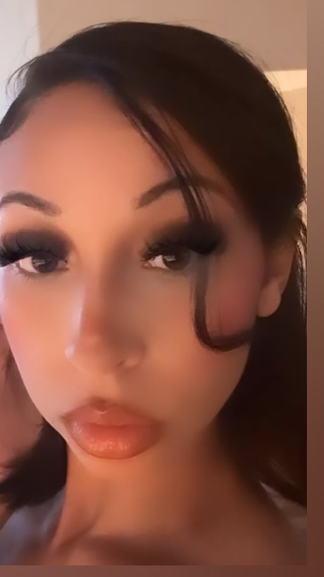 Foto di nudo di fuga di OnlyFans di Kala