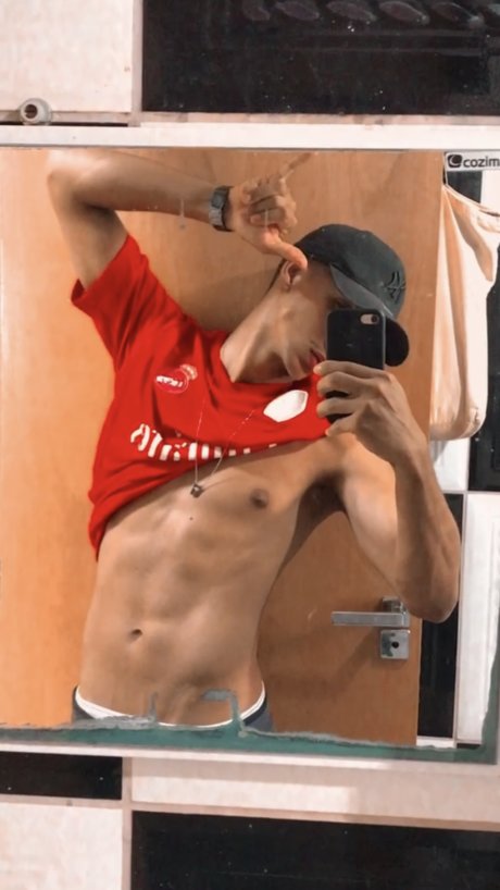 Foto di nudo di fuga di OnlyFans di Verton Vieira