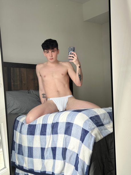 Foto di nudo di fuga di OnlyFans di Myott 