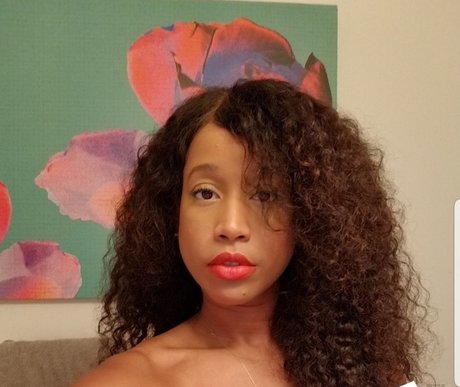 Foto di nudo di fuga di OnlyFans di Ms C