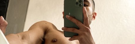Foto di nudo di fuga di OnlyFans di Carter Dan