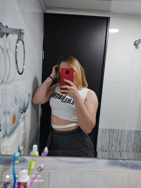 Foto di nudo di fuga di OnlyFans di Stefani Loreto